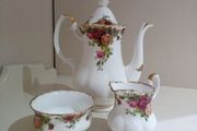 Bone China Royal Albert Old Country Roses 3 piece Coffee set
