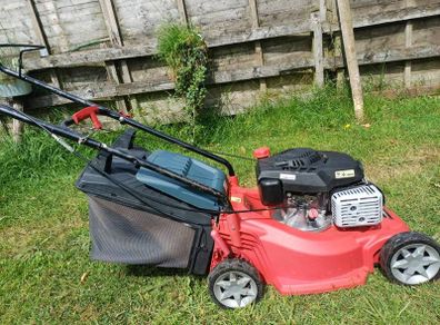 Sovereygn petrol lawn mower