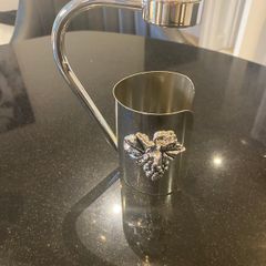 Newbridge Silverware wine holder