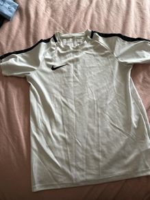 Nike tshirt boys size M age 10-12