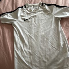 Nike tshirt boys size M age 10-12