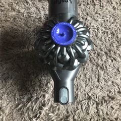 Dyson V6.