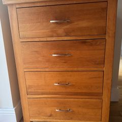 Solid oak chest of drawers