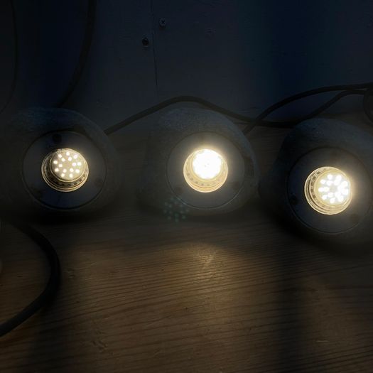 3x low voltage garden lights; 250 lumen, warm white LEDs, 12 metre cable.