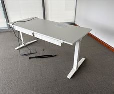 Konig and Neurath TALO.S German commercial-grade electric sit stand desk
