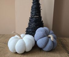 Knitted Halloween pumpkins