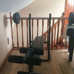Weight lifting bench with weights
