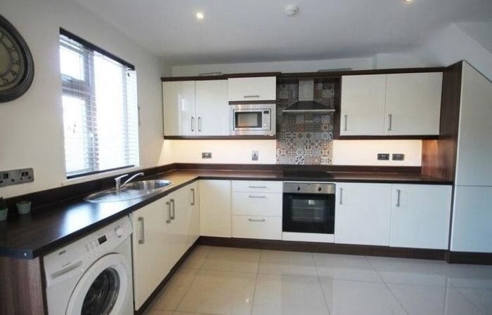 Fitted kitchen