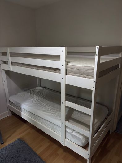 Solid wood bunk bed