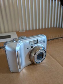 Nikon Coolpix P2 Digital Camera