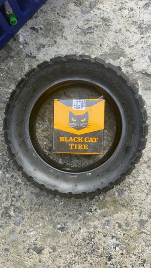 Electric scooter tires