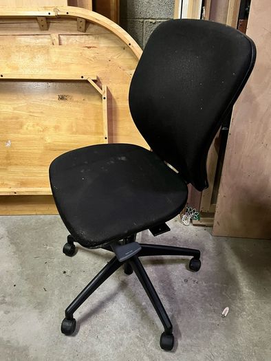 Office chairs - 20e each. See pics