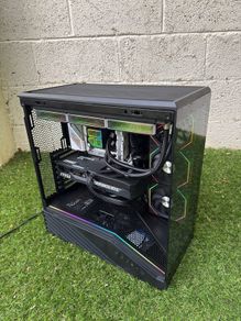 Gaming PC - Ryzen 7 7800X3D / RTX 5070 Ti