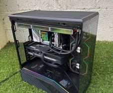 Gaming PC - Ryzen 7 7800X3D / RTX 5070 Ti
