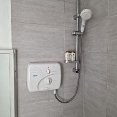 Triton T90si Electric Shower