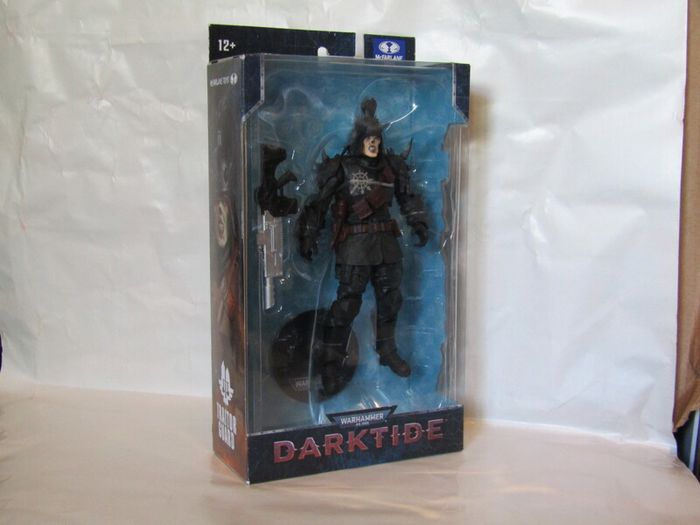 Warhammer 40K Mcfarlane Toys Figure Darktide Traitor Guard 40000 McFarlane Toys 7-Inch Action Figure Brand New Sealed