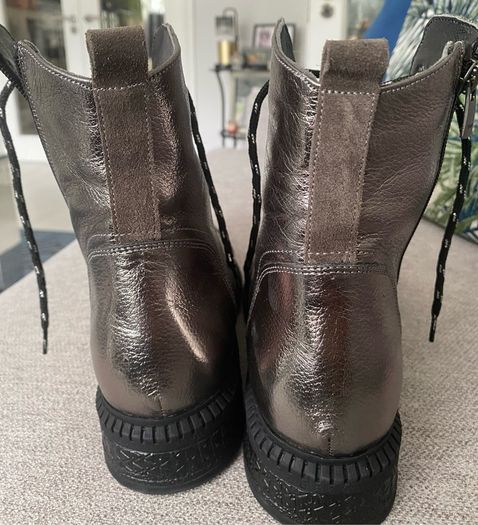 Boots Cinders Shoe Heaven size 40
