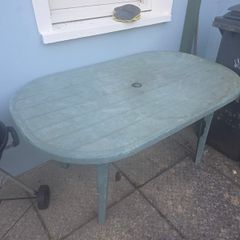 Garden table & chairs