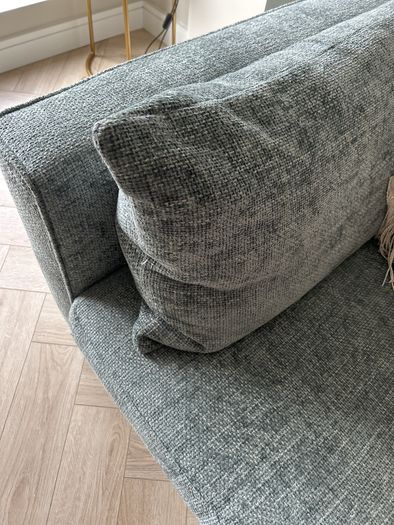 couch DFS perfect condition