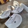 Bathroom sink Image 3