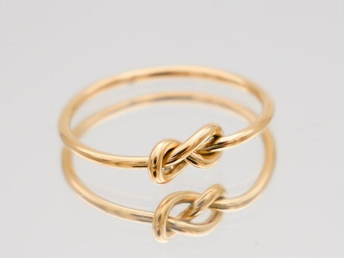 NEW 18k gold plated PRYA eternity knot ring in gift bag