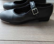 Tap dancing shoes velcro