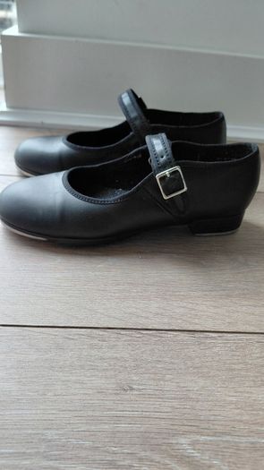 Tap dancing shoes velcro
