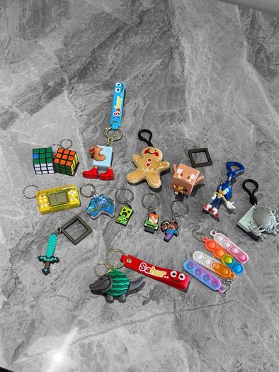 Pre Owned Huge Novelty Keyring Lot x18
