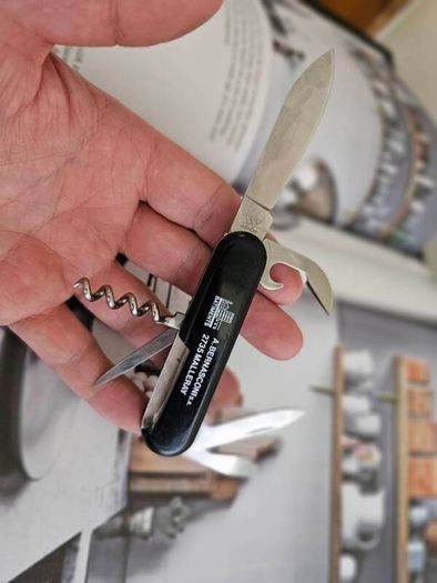 Vintage Discontinued Wenger Commander 85mm Swiss Army Knife