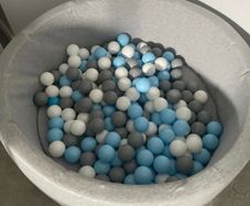 Ball Pit with balls