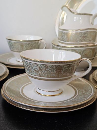 Royal Doulton "English Renaissance" Tea Set