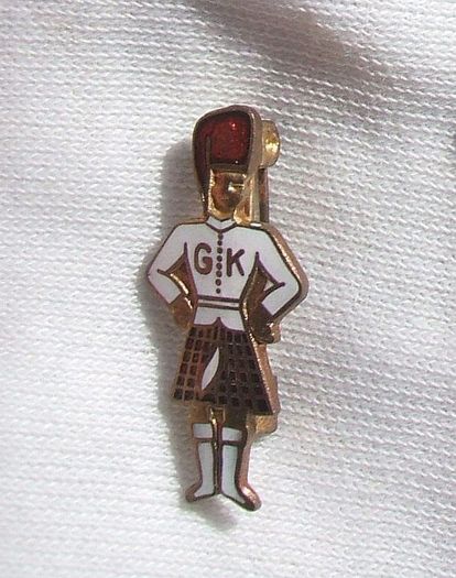 SCOTS BANDSMAN GK - a vintage and detailed enamel badge