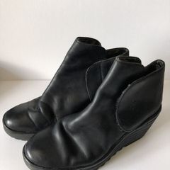 Fly London ankle boot size 6/39