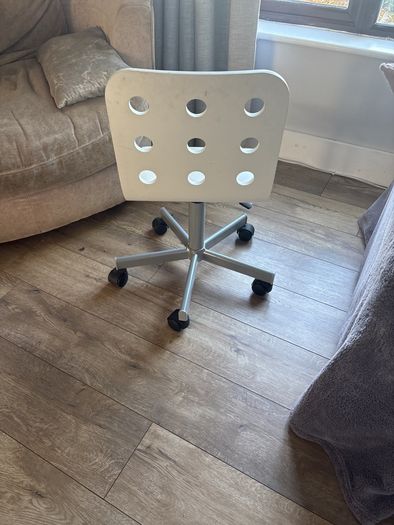 desk chair