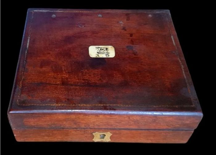 Antique Stately Home Wooden Crested Box