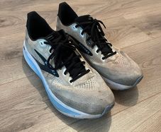 Brooks Ghost 18 Running Shoes - size 11.5