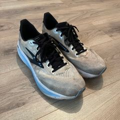 Brooks Ghost 18 Running Shoes - size 11.5