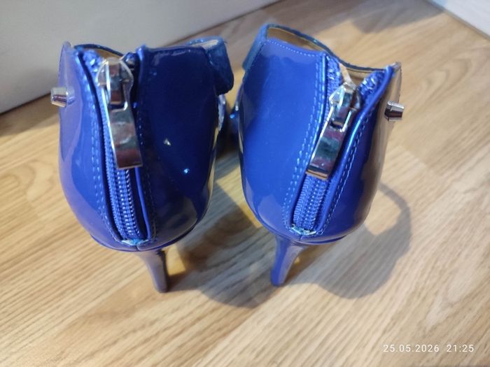 Brand New Barino London Heels Size 39 (Never Worn)  Pink & Blue Available