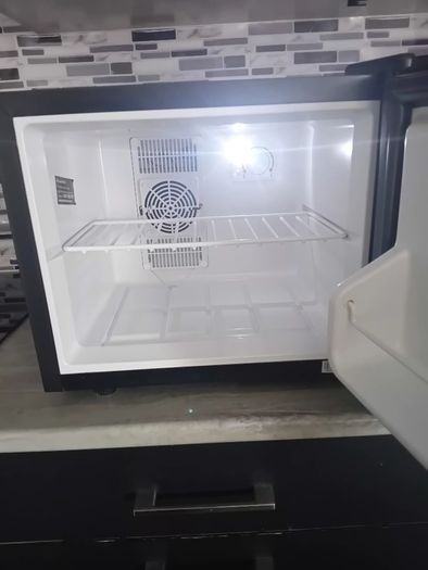 Russel hobbs mini fridge