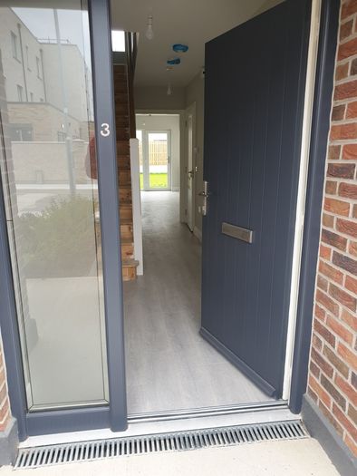 Laminate flooring service