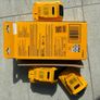 dewalt 18v / 20 volt battery set 4Ah and 2Ah Image 4