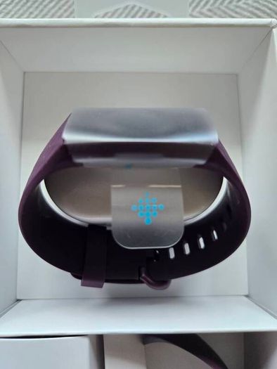 Fitbit charge 4 - brand new