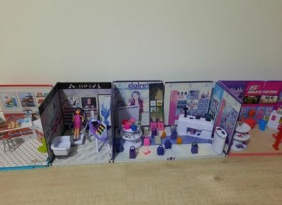 Mi world girls playing shops