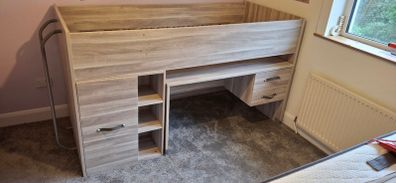 Mezzanine bed