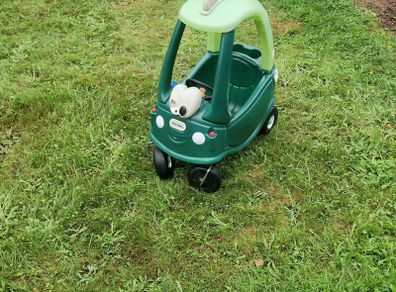 Little Tikes Cozy Coupe Ride On Car