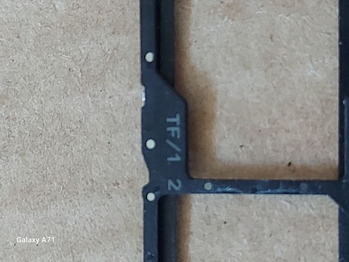 6 Mobile Phones for parts or repair, not powering on
