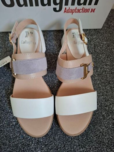 Callaghan sandals