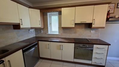 Complete Cream & Wood Modern Shaker Style Kitchen