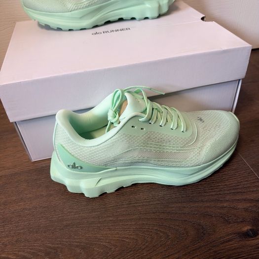 Alo shoes size 5uk
