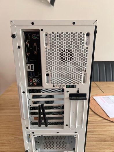 PC Case, i5 9600K and Z390-A Pro Motherboard